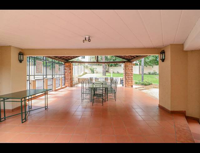 2 BEDROOM TOWNHOUSE FOR SALE IN BRYANSTON